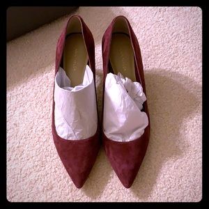 Plum suede Ann Taylor pumps
